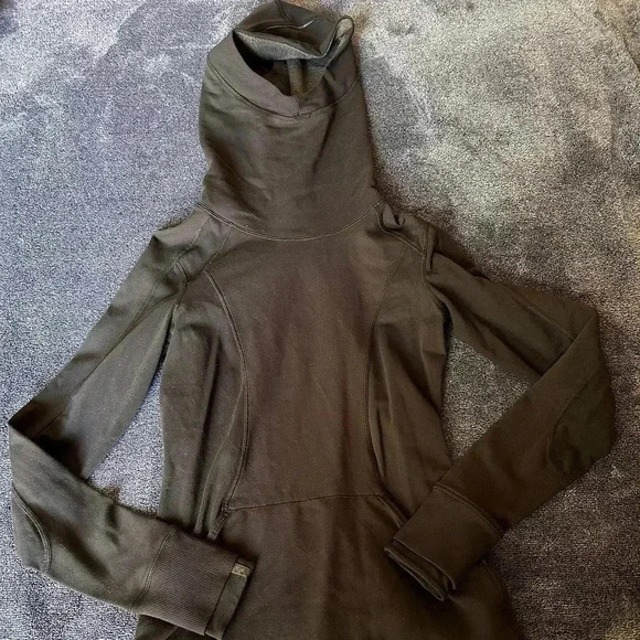 Lululemon Hooded Long Sleeve size 4 - Picture 1 of 6